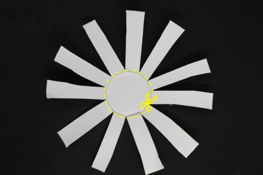 How to Make a Paper Plate Rudolph - Step 12a