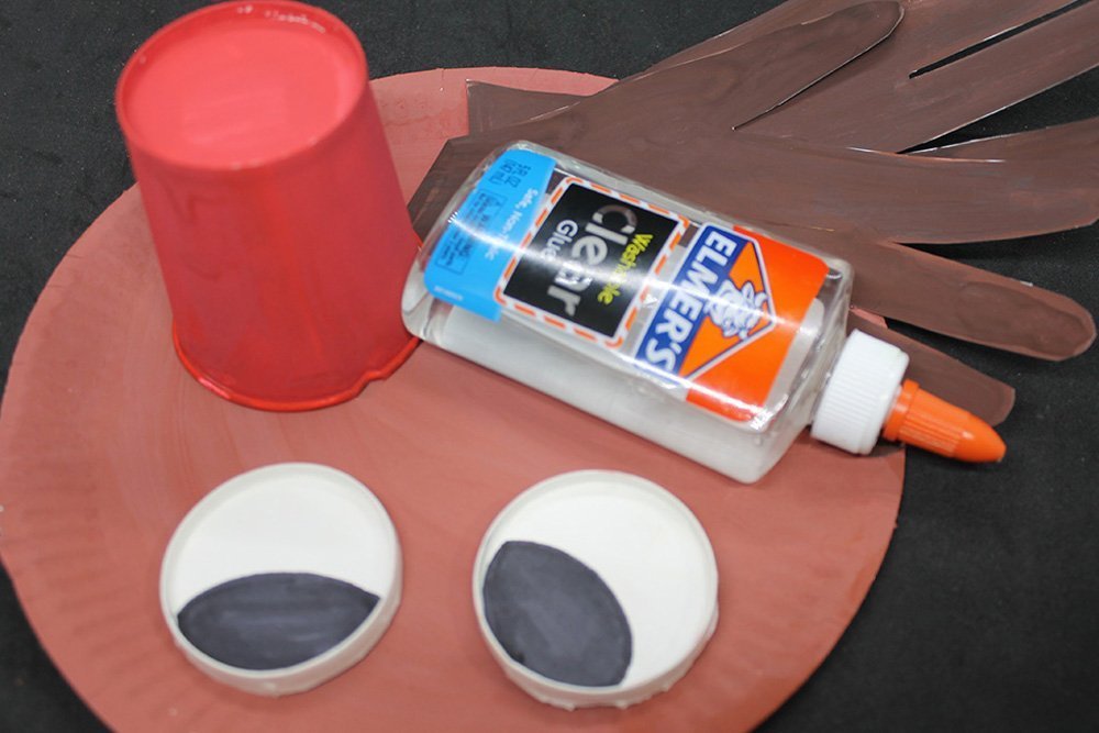 How to Make a Paper Plate Rudolph - Step 20
