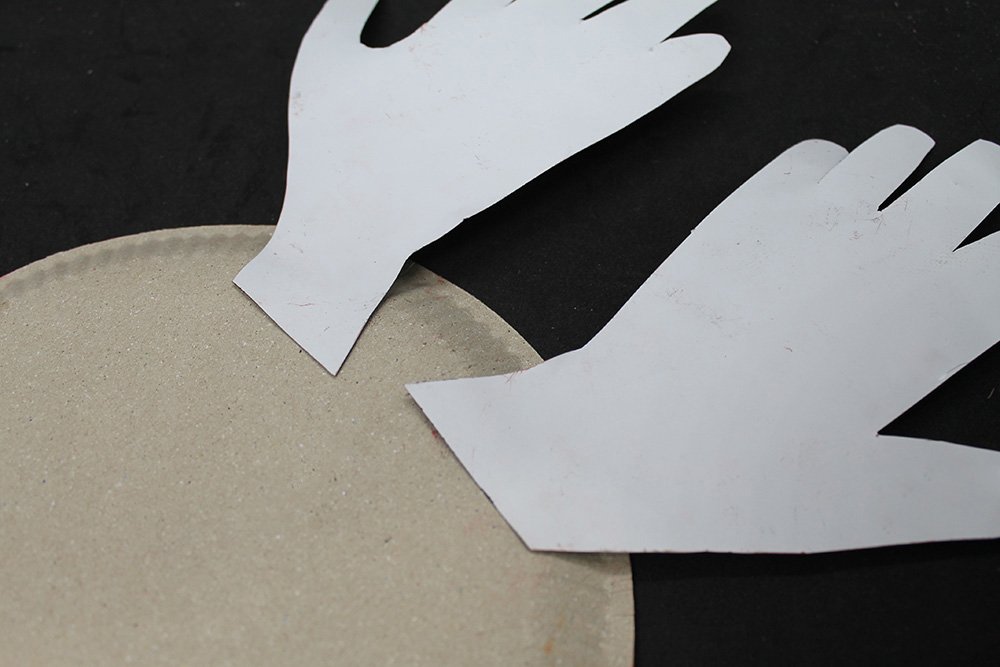 How to Make a Paper Plate Rudolph - Step 22