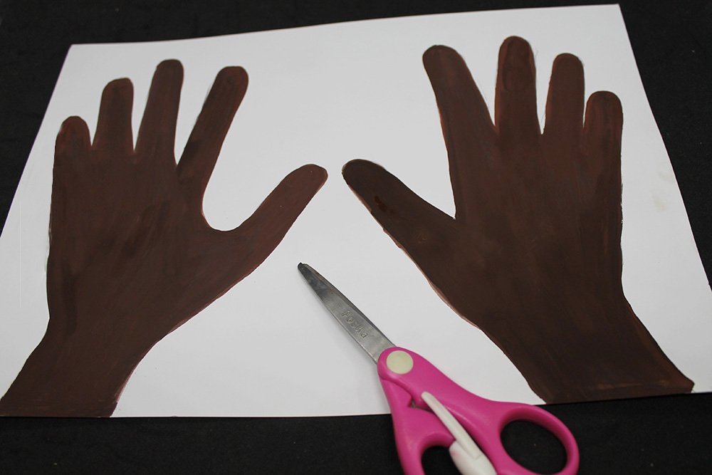 How to Make a Paper Plate Rudolph - Step 6