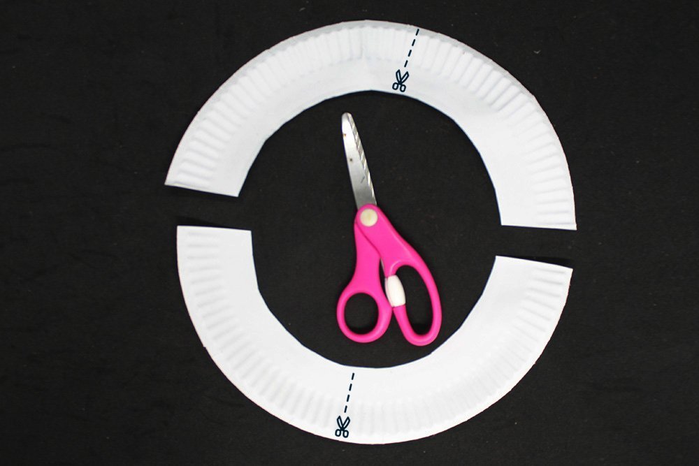 How to Make a Paper Plate Snake - Step 4