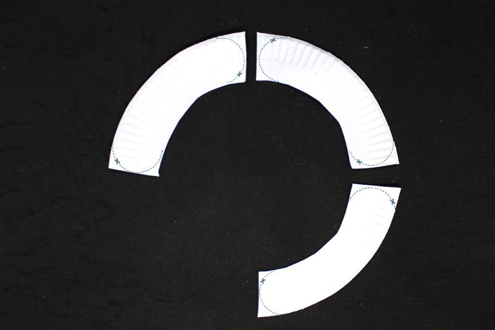 How to Make a Paper Plate Snake - Step 6
