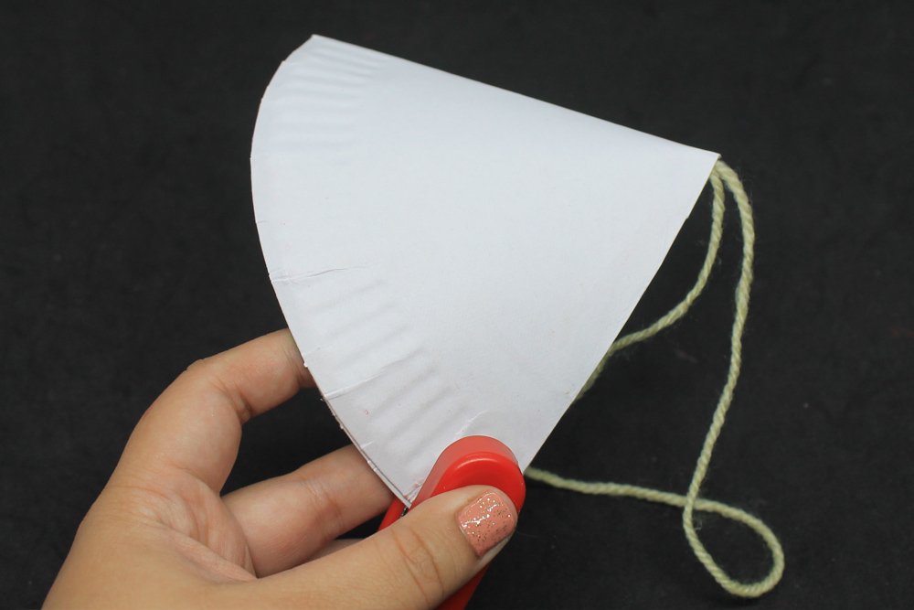 How to Make a Paper Plate Spider - Step 7