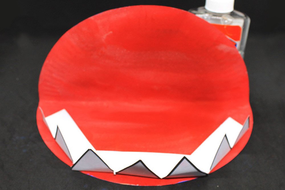 How To Make a Paper Plate Shark - Step 21