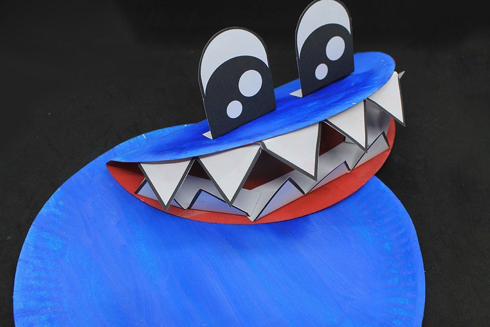 How To Make a Paper Plate Shark - Step 28