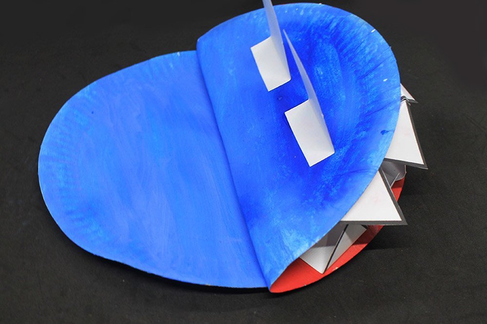 How To Make a Paper Plate Shark - Step 30