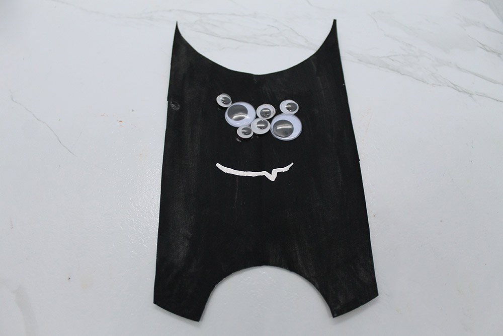 How to Make a Paper Plate Bat - Step 13