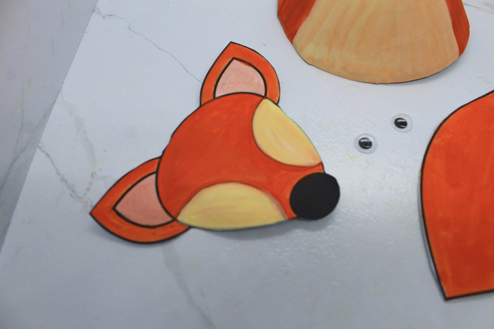 How to Make a Paper Plate Fox - Step 14