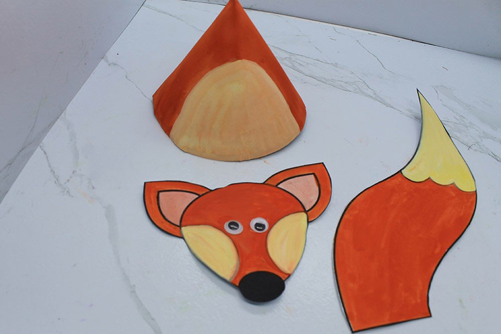 How to Make a Paper Plate Fox - Step 15