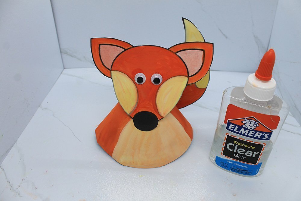 How to Make a Paper Plate Fox - Step 15b