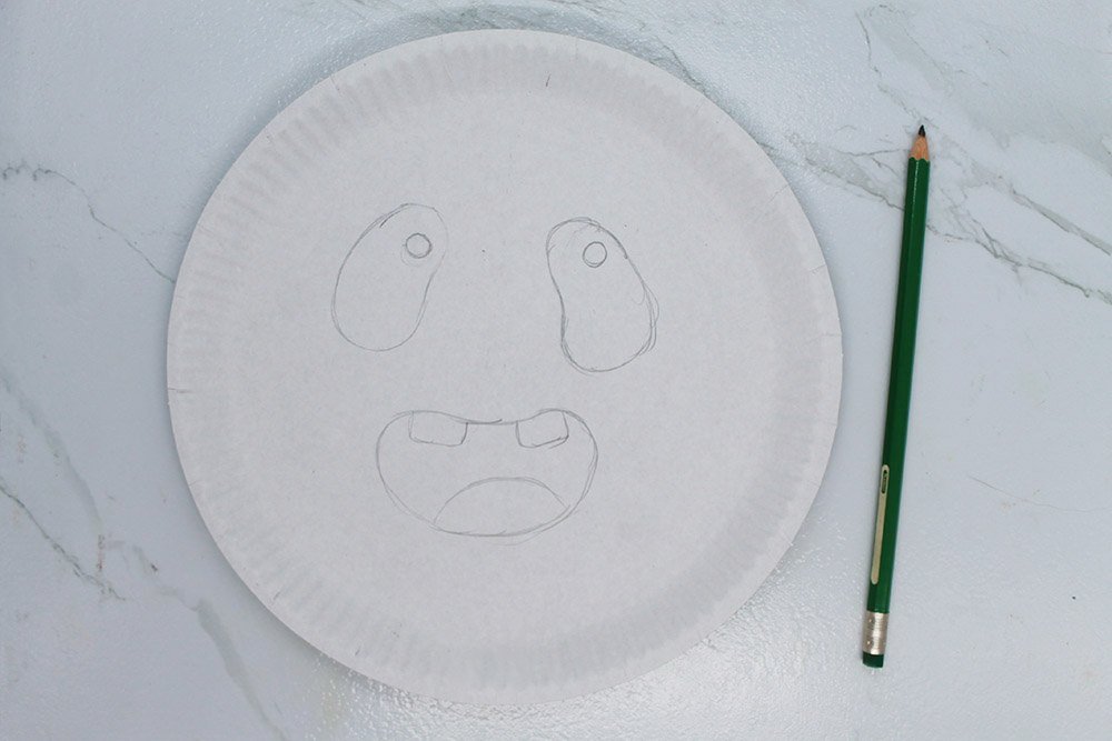 How to Make a Paper Plate Ghost - Step 2