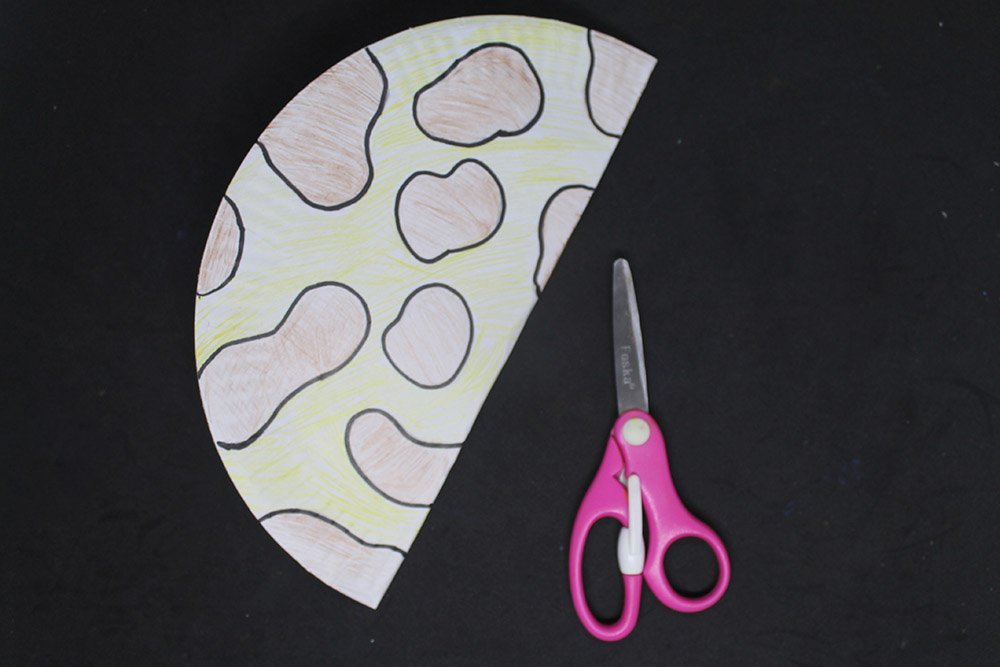 How to Make a Paper Plate Giraffe - Step 15