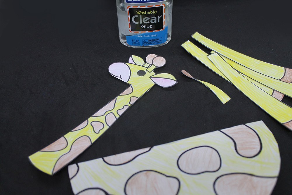 How to Make a Paper Plate Giraffe - Step 17