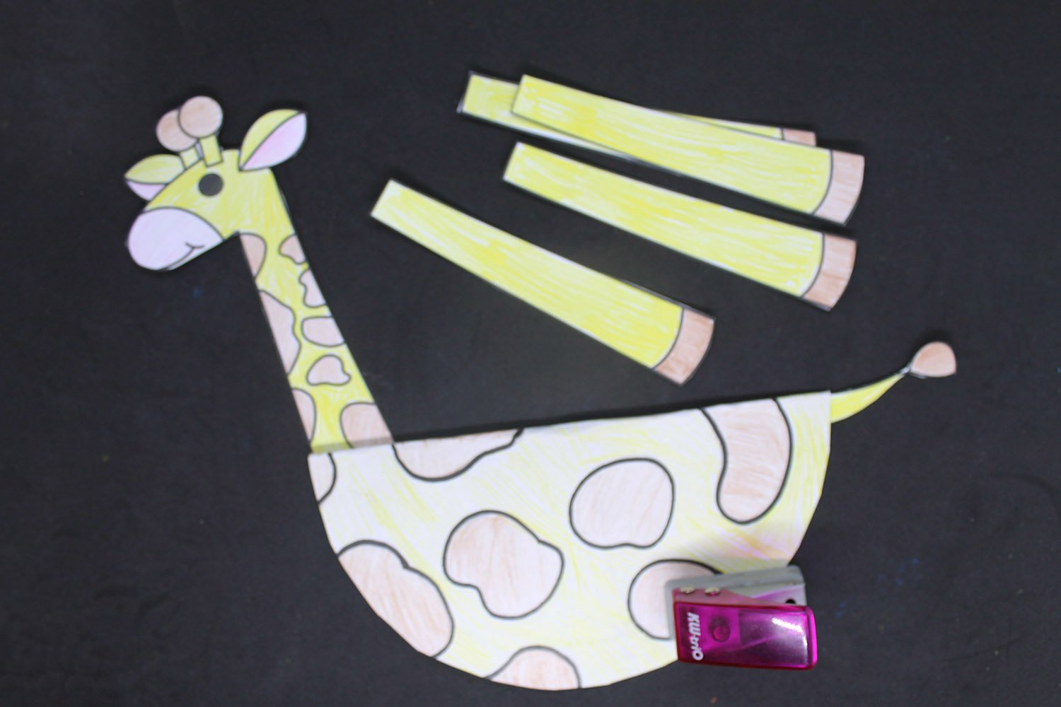 How to Make a Paper Plate Giraffe - Step 24
