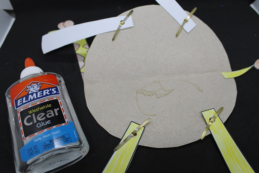 How to Make a Paper Plate Giraffe - Step 32