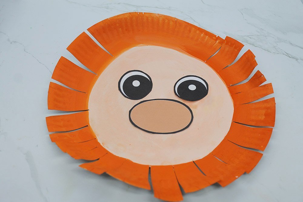 How to Make a Paper Plate Leprechaun - Step 11