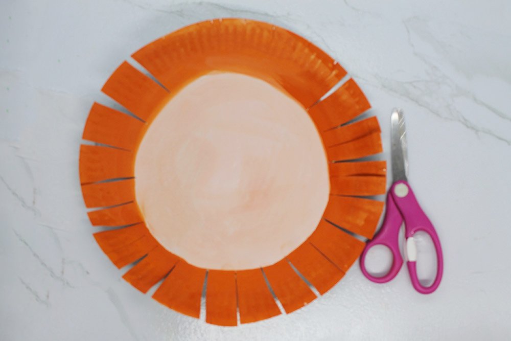 How to Make a Paper Plate Leprechaun - Step 5