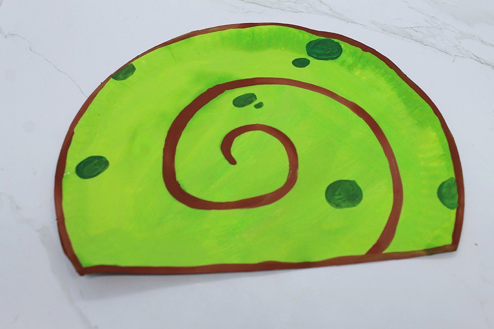 How to Make a Paper Plate Snail - Step 14