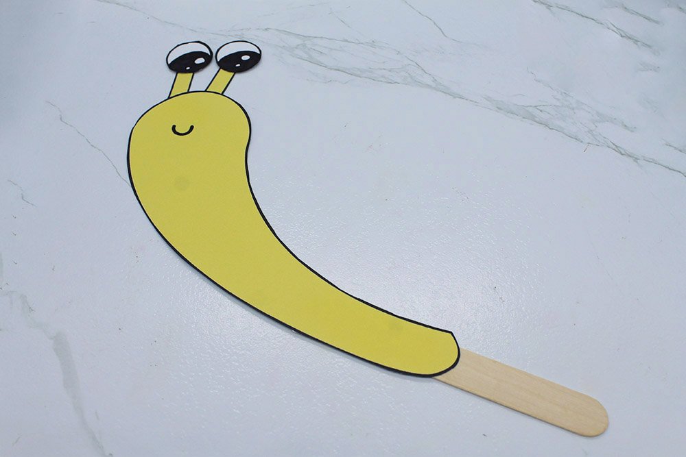 How to Make a Paper Plate Snail - Step 23