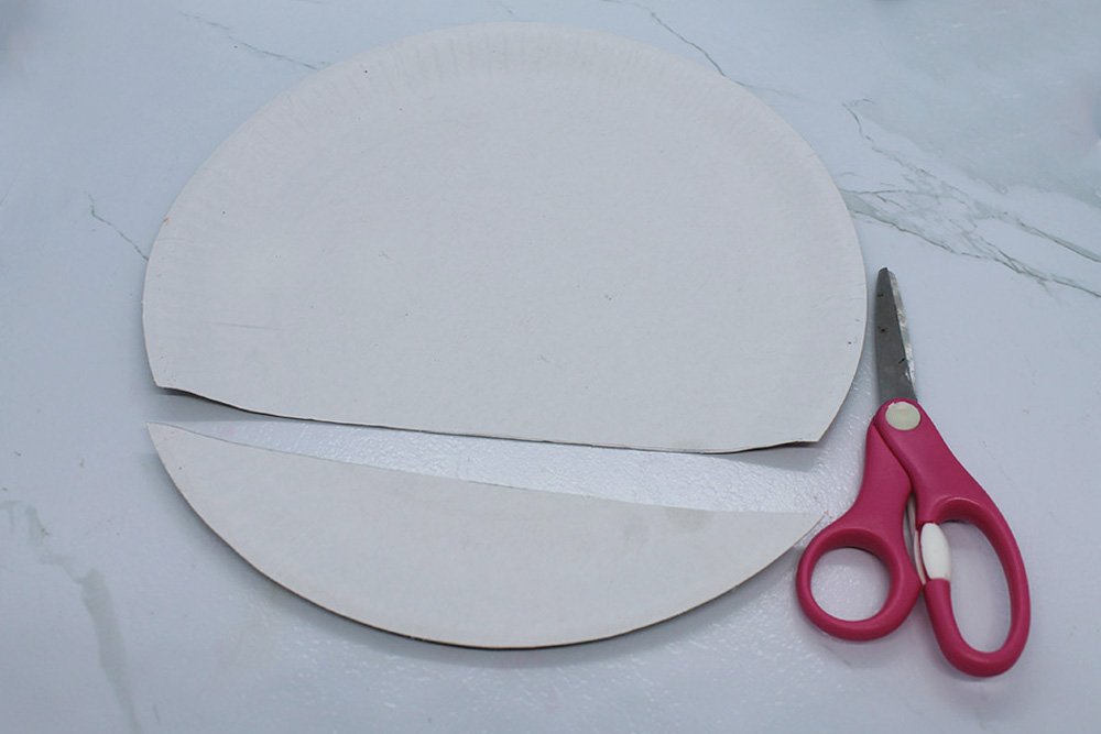 How to Make a Paper Plate Snail - Step 7
