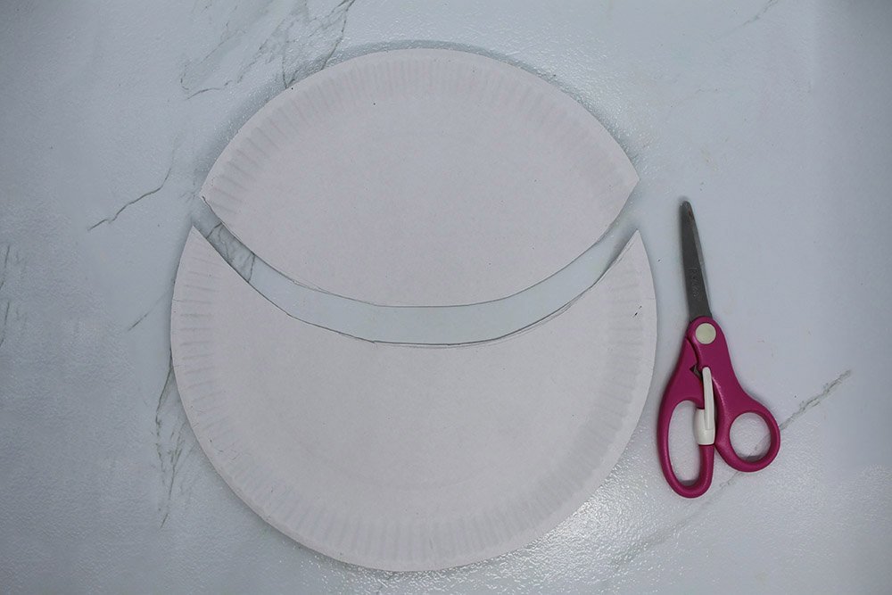 How To Make a Paper Plate Chicken - Step 3