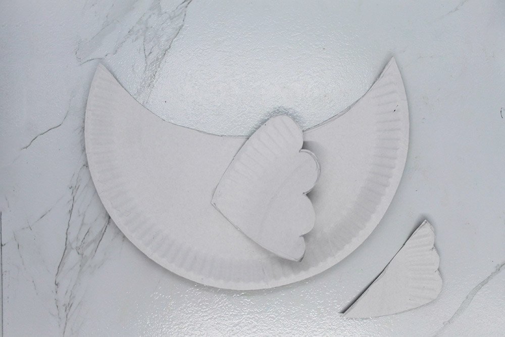 How To Make a Paper Plate Chicken - Step 8