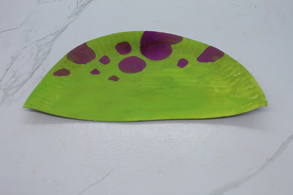 How To Make a Paper Plate Dinosaur - Step 14