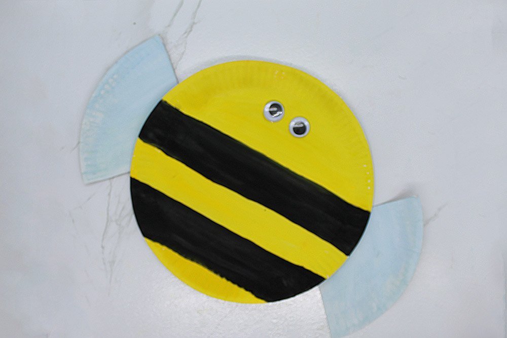 How to Make a Paper Plate Bee - Finished