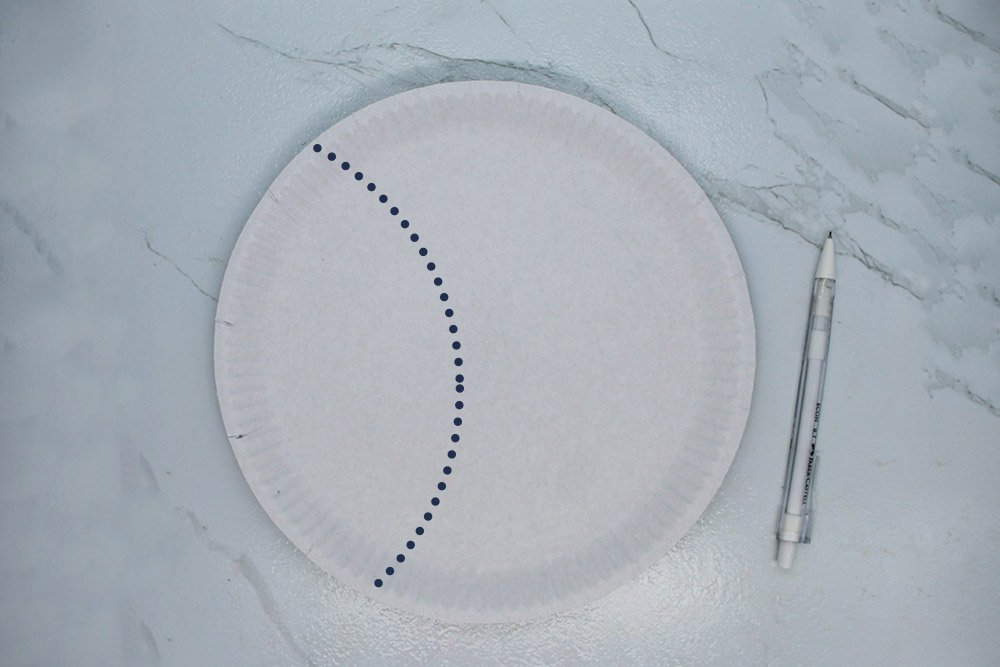 How to Make a Paper Plate Bird - Step 01