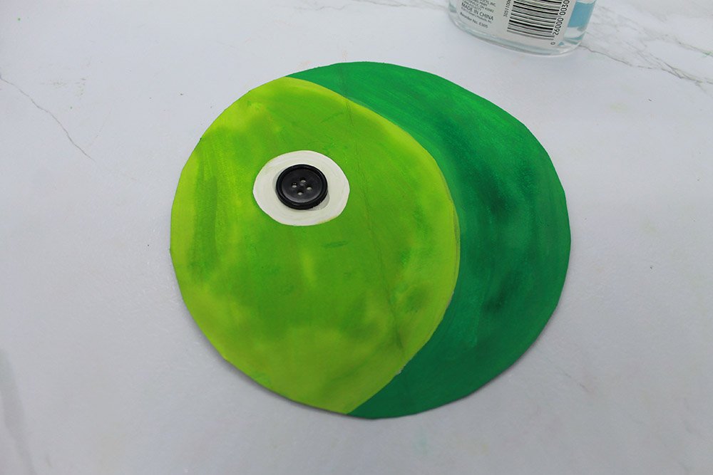 How to Make a Paper Plate Bird - Step 014
