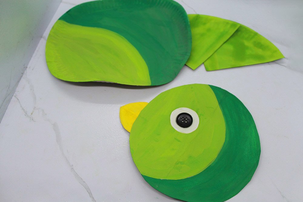 How to Make a Paper Plate Bird - Step 024