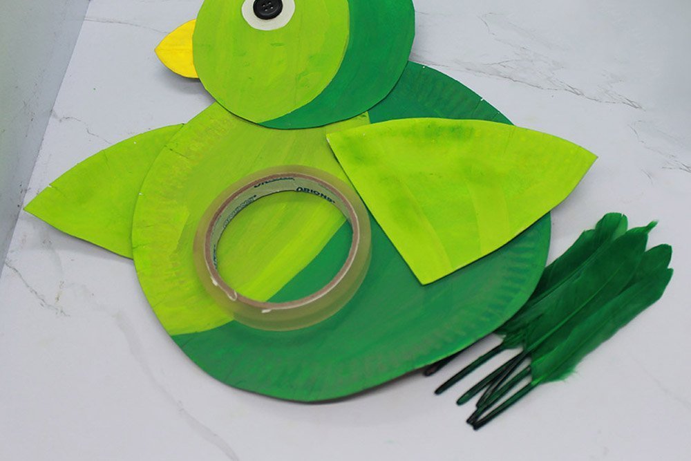 How to Make a Paper Plate Bird - Step 027