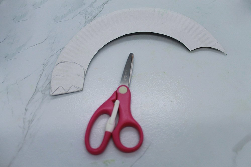 How to Make a Paper Plate Bird - Step 031