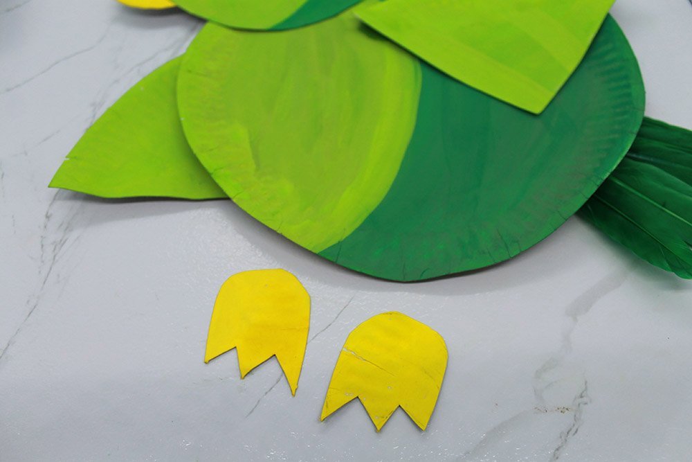 How to Make a Paper Plate Bird - Step 035