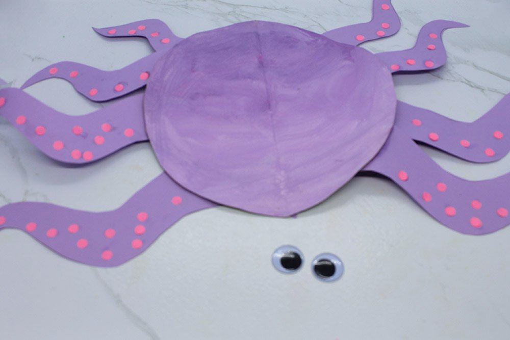How to Make a Paper Plate Octopus - Step 22