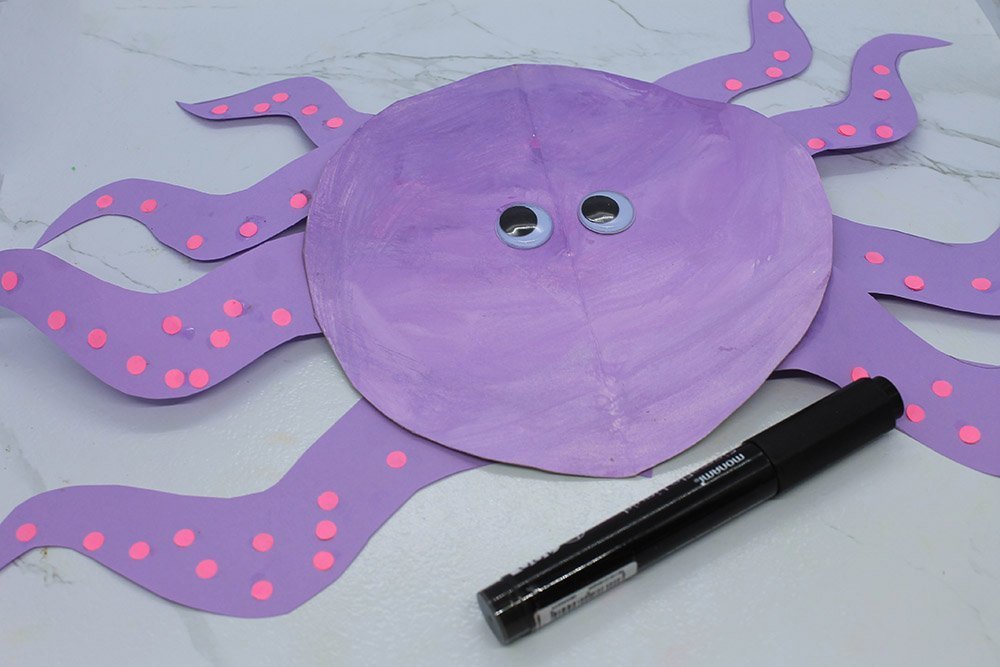 How to Make a Paper Plate Octopus - Step 23