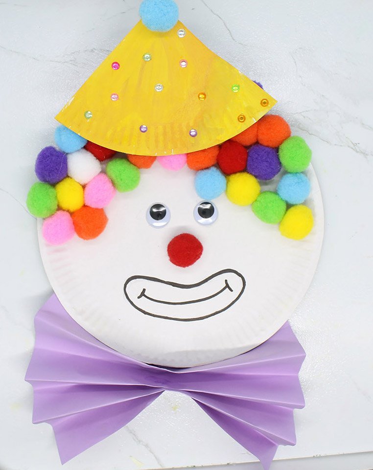 How To Make a Paper Plate Clown - Step 020