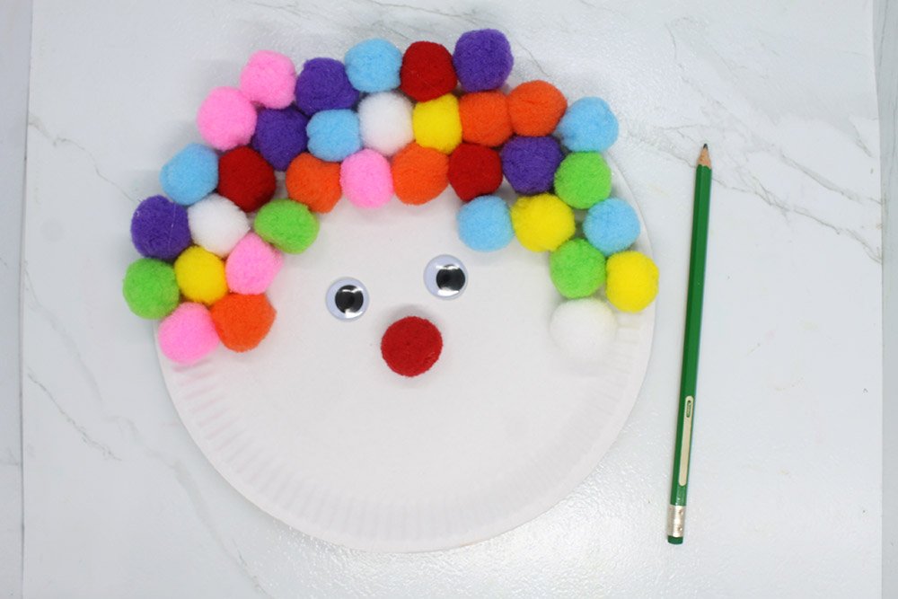 How To Make a Paper Plate Clown - Step 04