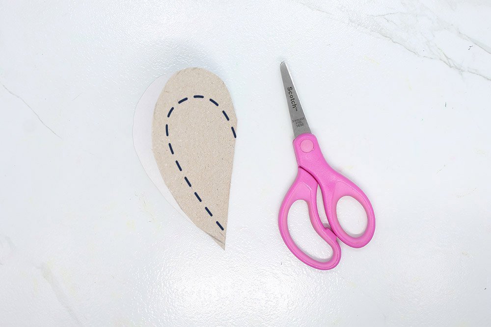 How To Make a Paper Plate Heart - Step 02 (2)