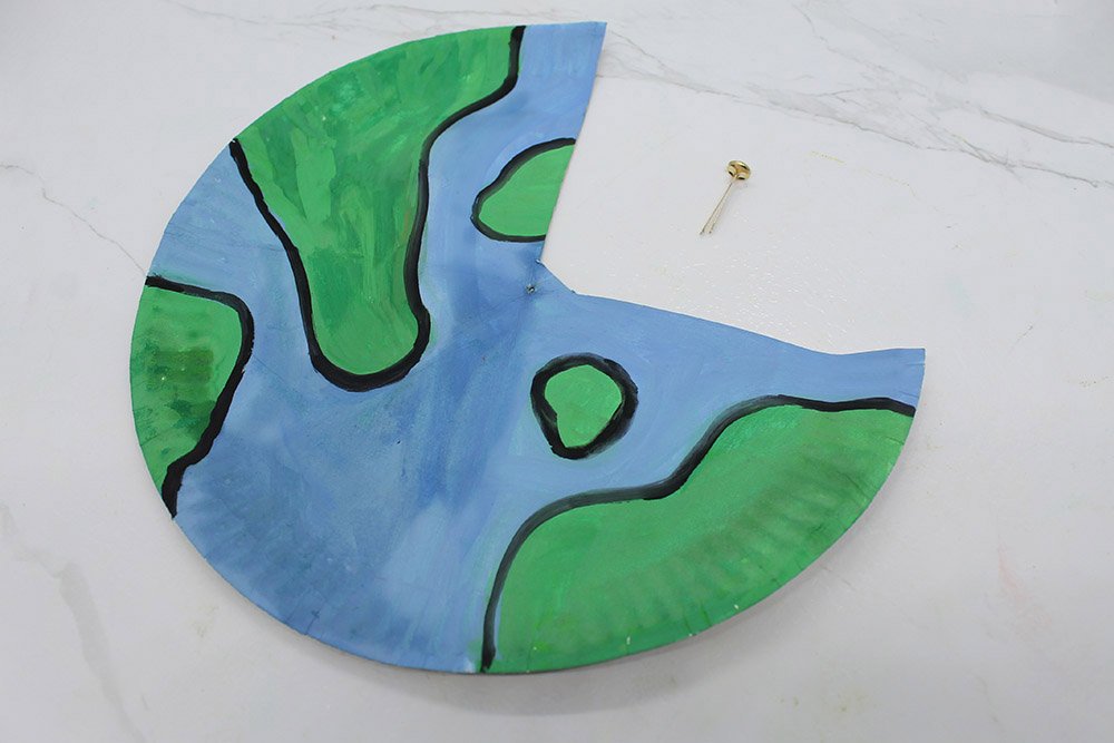 How to Make a Paper Plate Earth - Step 021