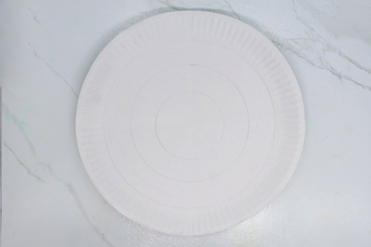 How to Make a Paper Plate Earth - Step 02