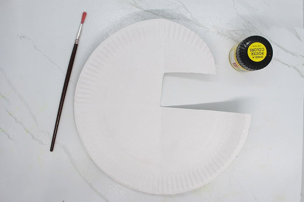 How to Make a Paper Plate Parrot - Step 05