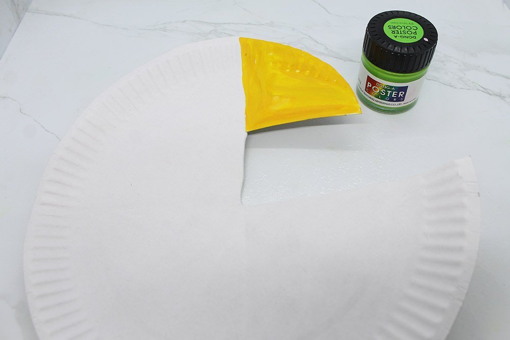 How to Make a Paper Plate Parrot - Step 07