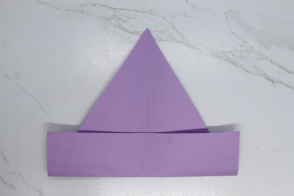 How to Make a Paper Plate Witch - Step 010