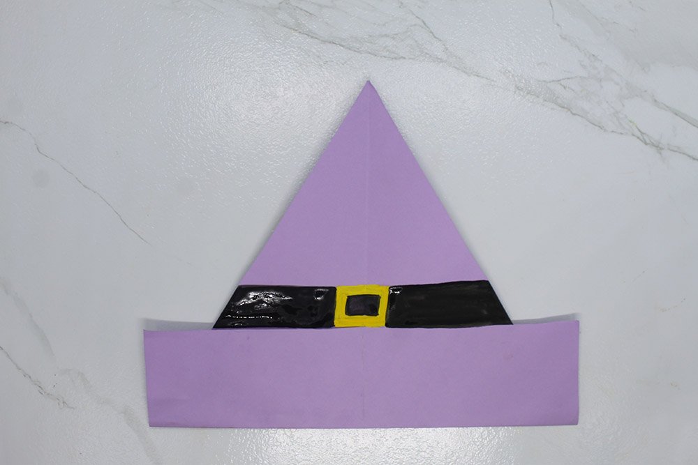 How to Make a Paper Plate Witch - Step 014