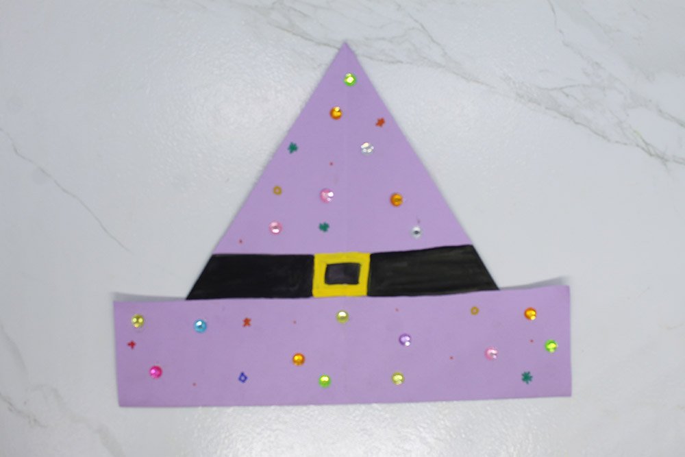 How to Make a Paper Plate Witch - Step 016