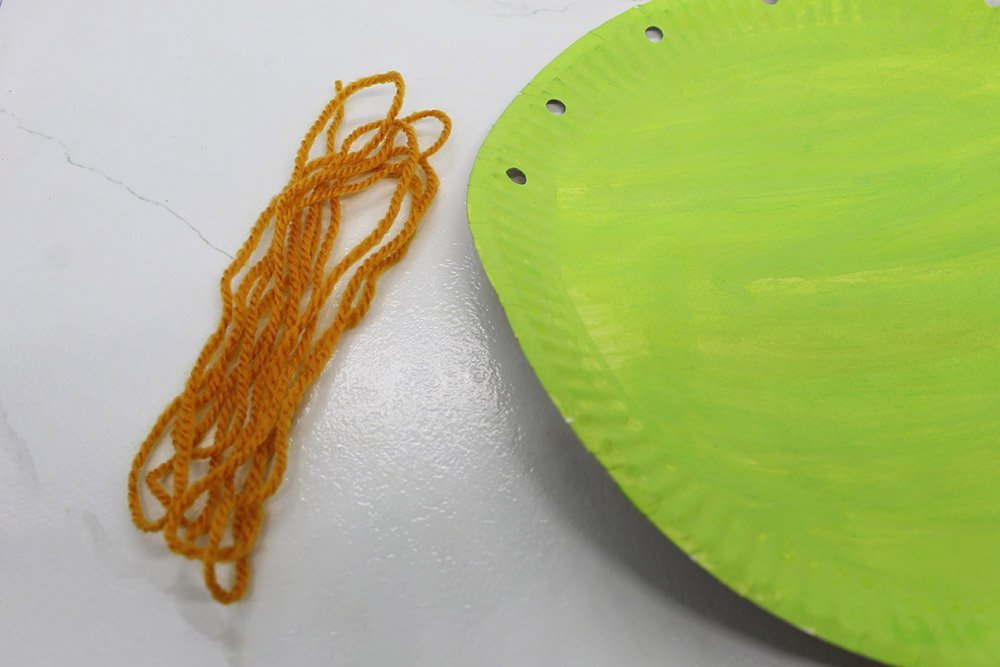 How to Make a Paper Plate Witch - Step 020