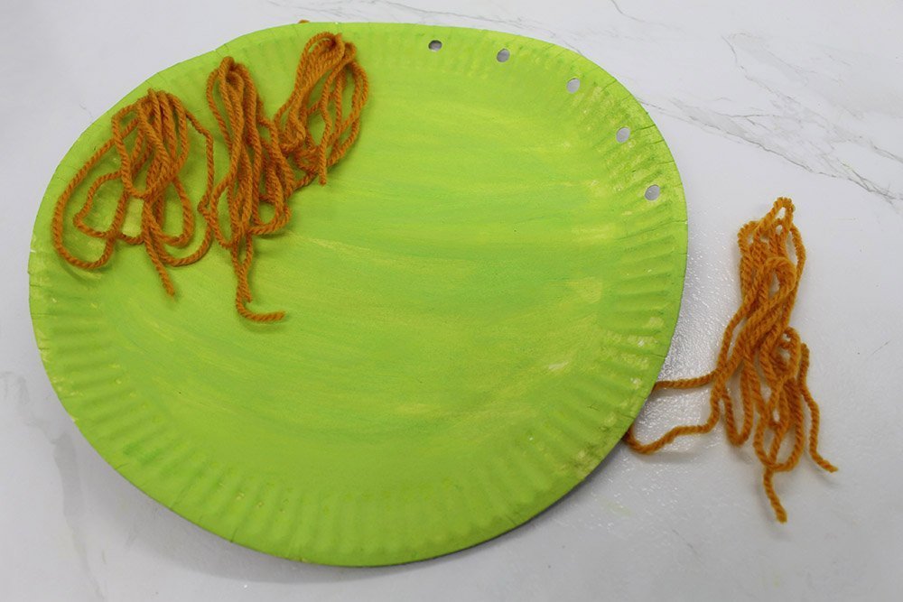How to Make a Paper Plate Witch - Step 024