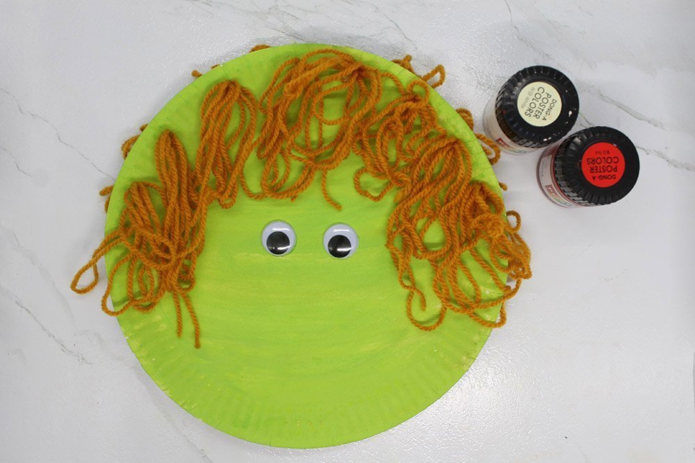 How to Make a Paper Plate Witch - Step 028