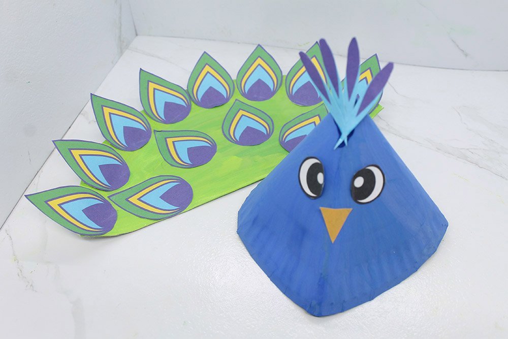 How to Make a Paper Plate Peacock - Step 022